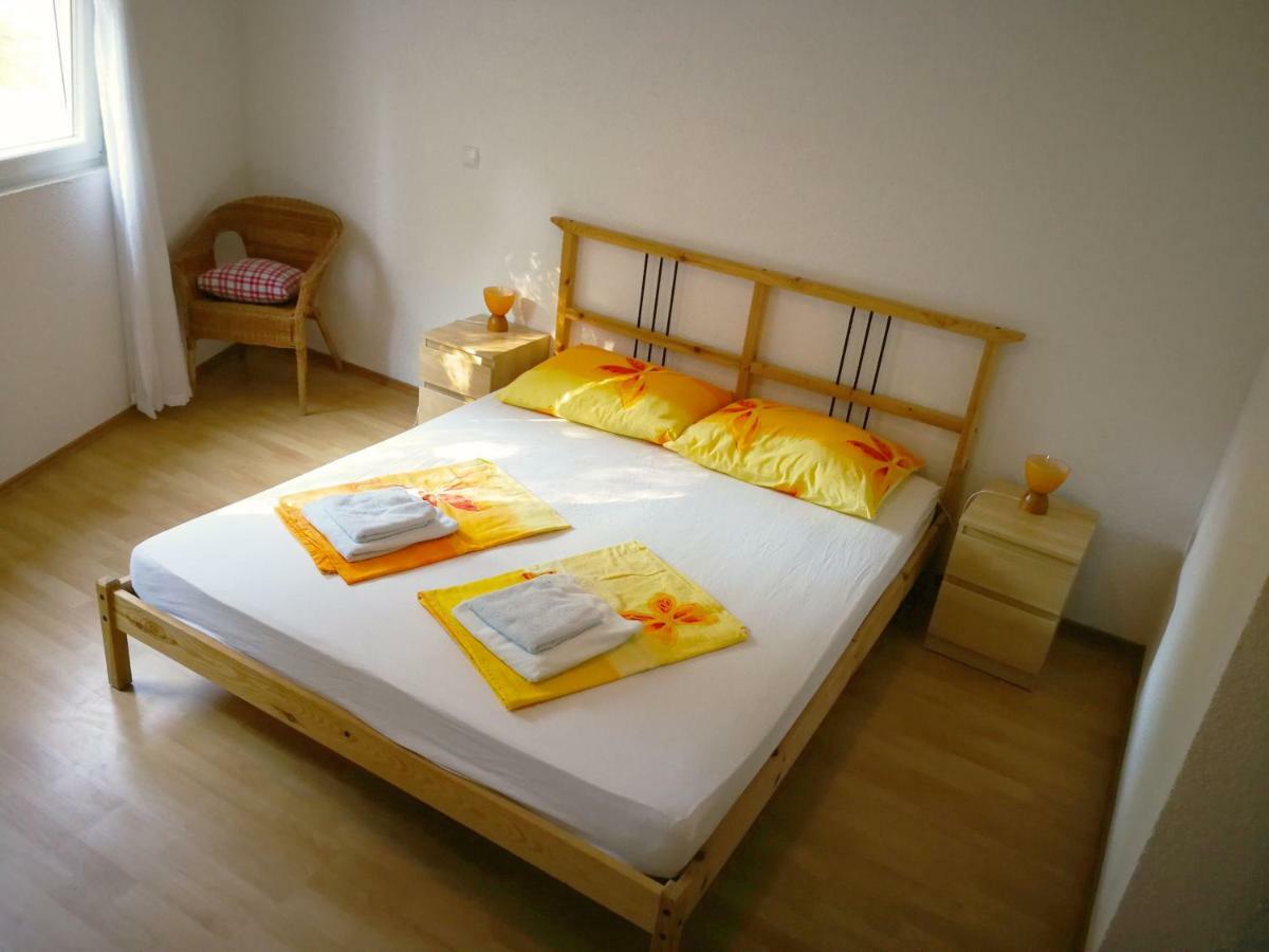 Family Friendly Apartments Island Rab Kampor Exteriör bild
