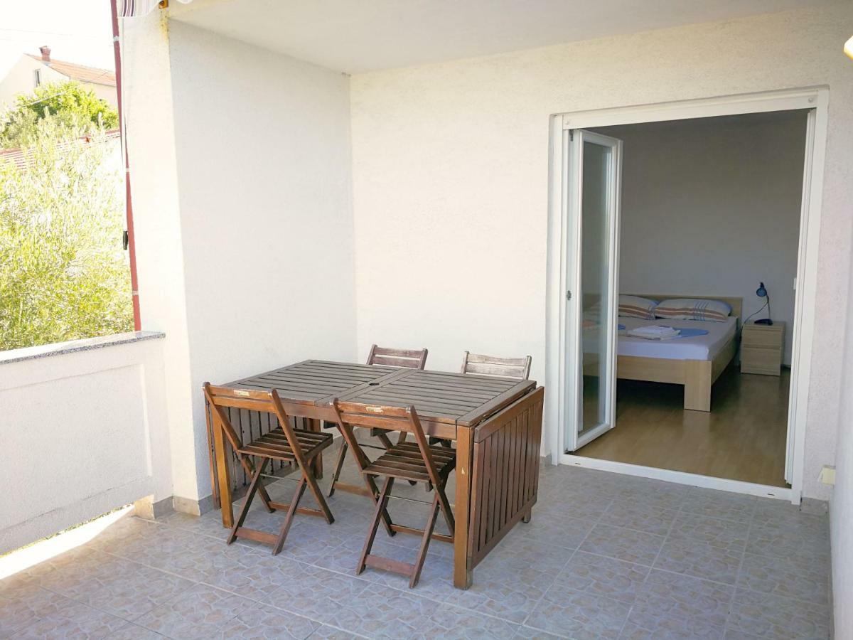 Family Friendly Apartments Island Rab Kampor Exteriör bild
