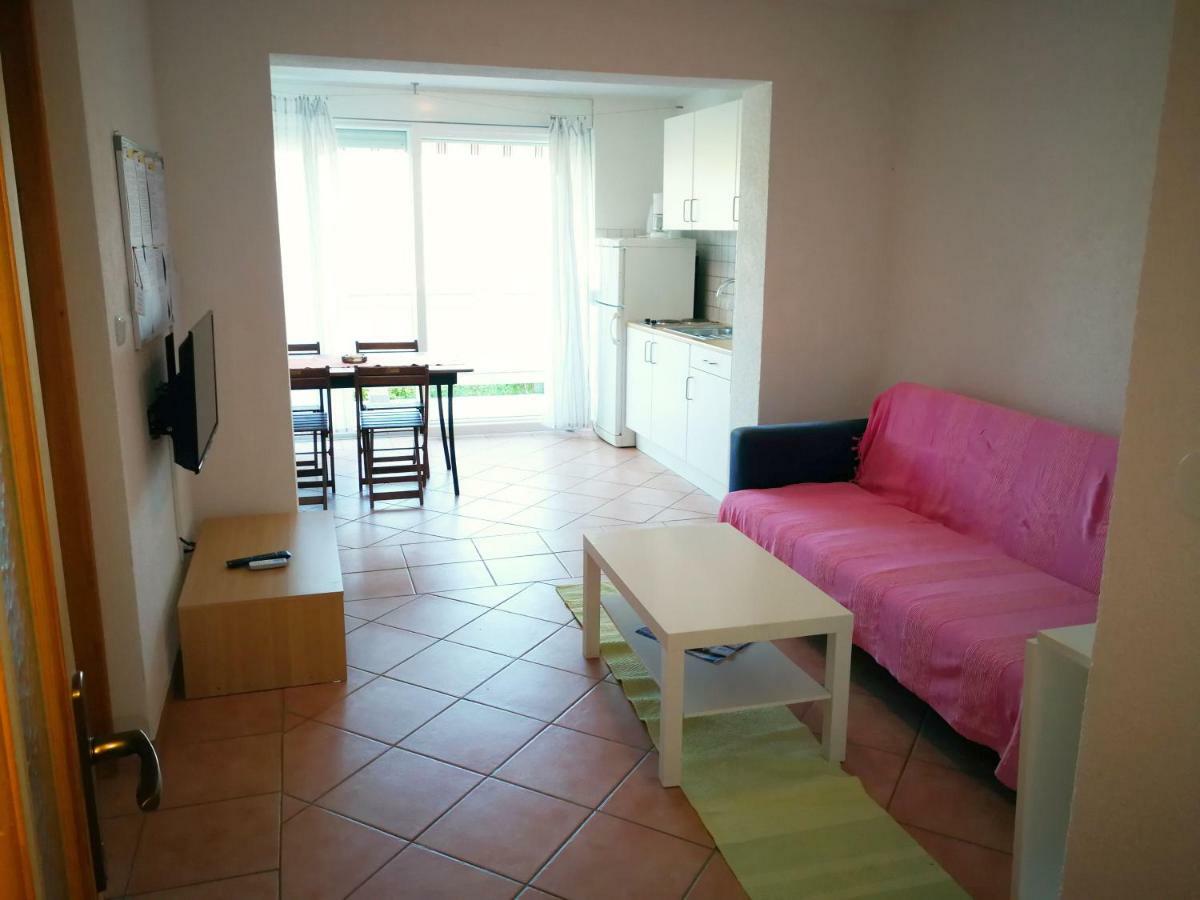Family Friendly Apartments Island Rab Kampor Exteriör bild