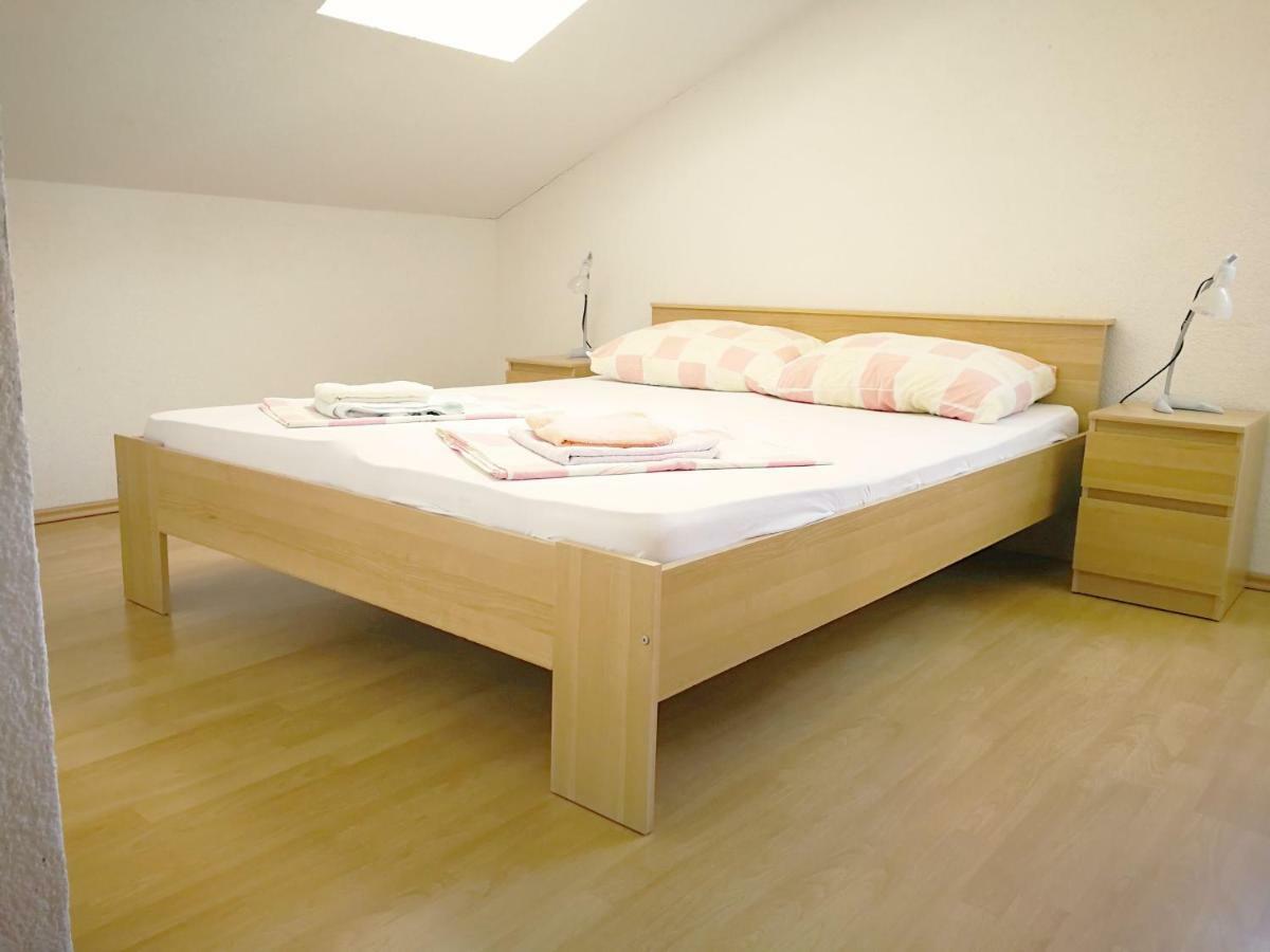 Family Friendly Apartments Island Rab Kampor Exteriör bild