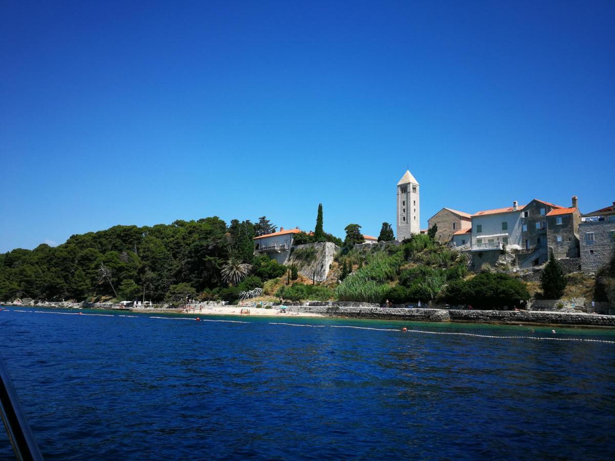 Family Friendly Apartments Island Rab Kampor Exteriör bild